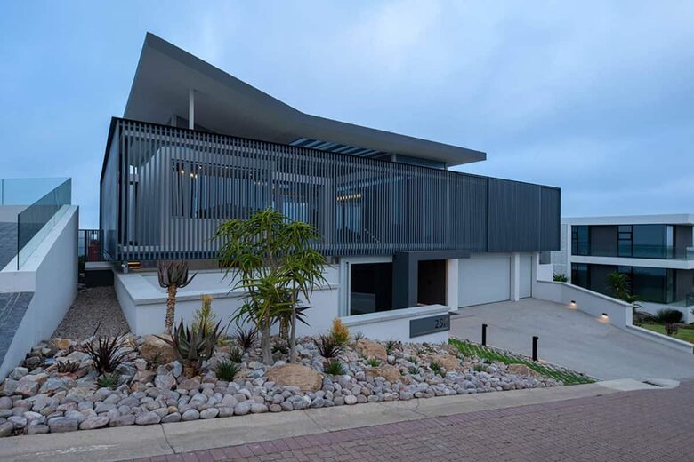 Clifftop Oceanview Villa Overlooking Pinnacle Point Golf Course - Mossel Bay, South Africa