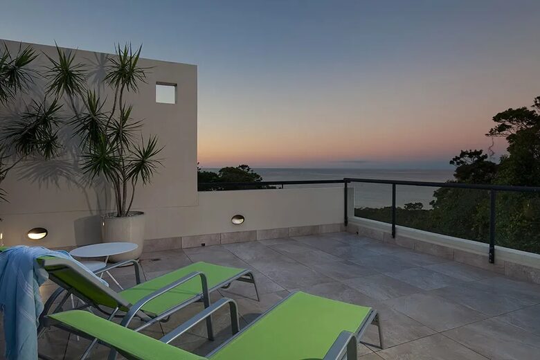 Spacious Multi-Level Coolum Escape with Panoramic Ocean Views - Coolum Beach, Australia