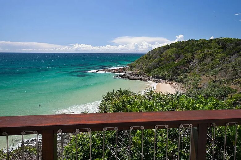 Spacious Multi-Level Coolum Escape with Panoramic Ocean Views - Coolum Beach, Australia
