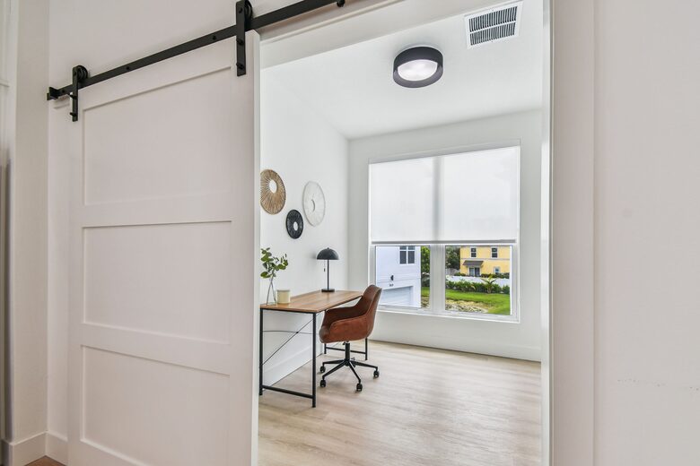 Stylish St. Petersburg Townhome Near Downtown & Gulf Beaches - St. Petersburg, Florida