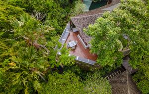 Elegant Jimbaran Retreat with Resort Amenities & Lush Privacy - Jimbaran Bay, Indonesia