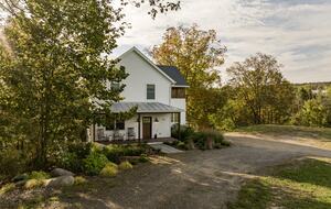 Modern Farmhouse Retreat with Waterfall Views in the Catskills - Kerhonkson, New York