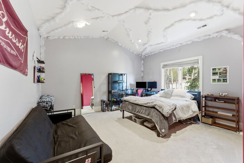 Upstairs Bedroom 3