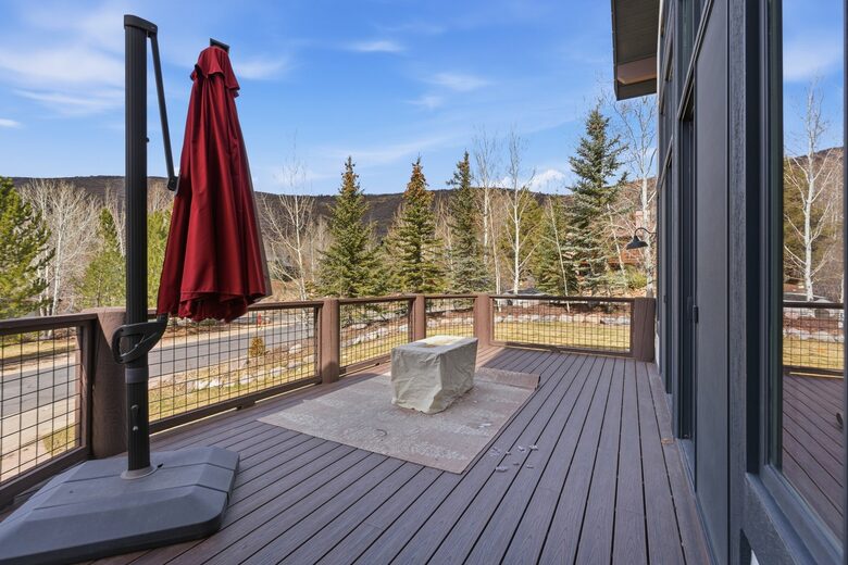 Deck With Fire Pit