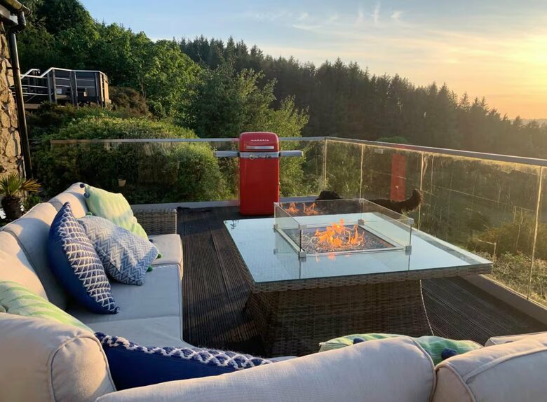 A Modern Sanctuary Above the Anglesey Coast - Llanddona, Isle of Anglesey, United Kingdom