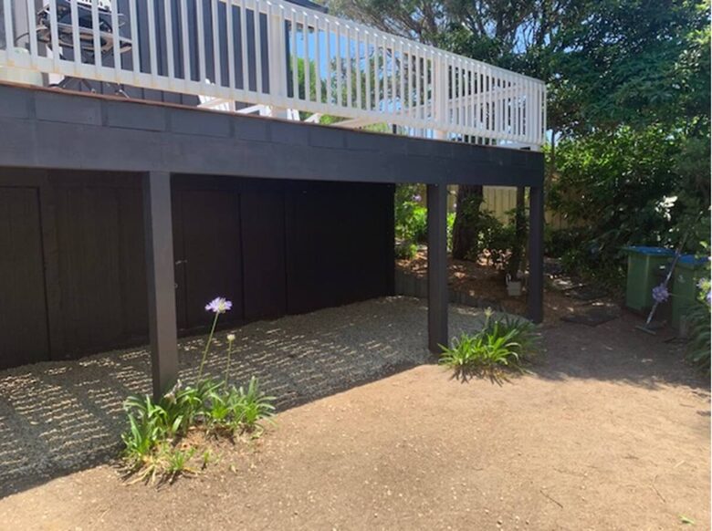 Back Beach Retreat Among the Trees in Blairgowrie - Melbourne, Australia