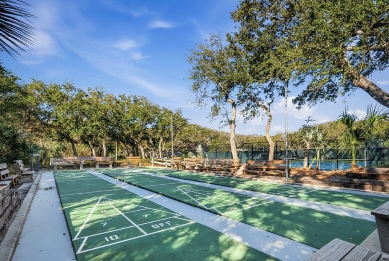 shuffle board