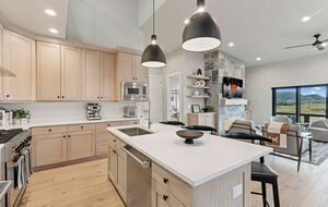 A Modern Mountain Retreat Near Deer Valley with Game Room & Hot Tub - Heber City, Utah