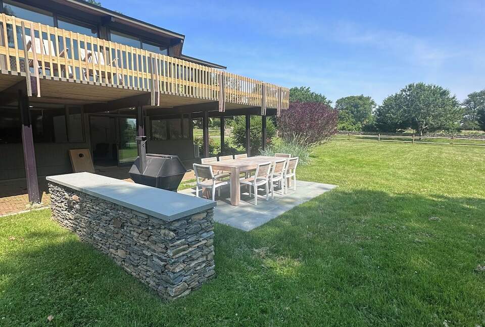 Rhode Island Vineyard-Adjacent Coastal Retreat - Portsmouth, Rhode Island