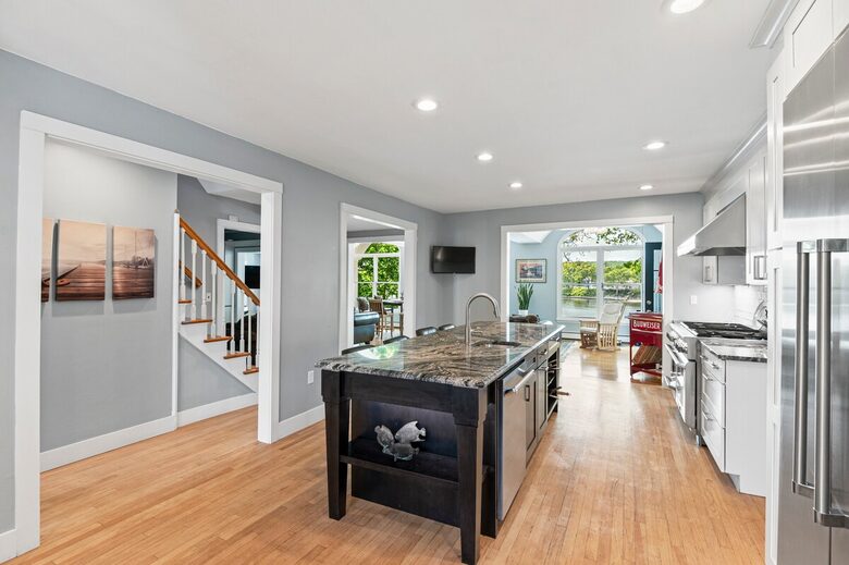Niantic River Escape with Long Island Sound Access - Waterford, Connecticut