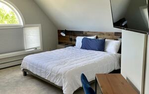 Charming Middlebury Retreat in the Heart of Town - Middlebury, Vermont
