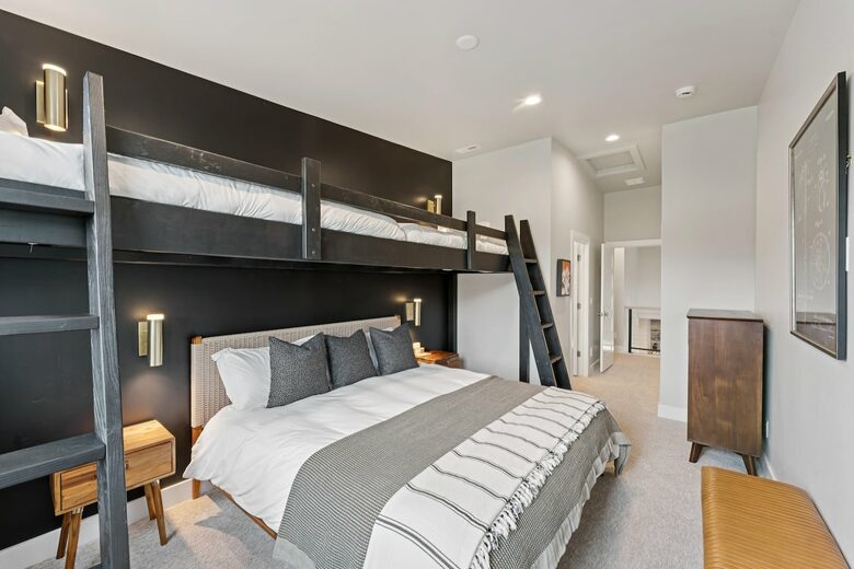 A Modern Mountain Retreat Near Deer Valley with Game Room & Hot Tub - Heber City, Utah