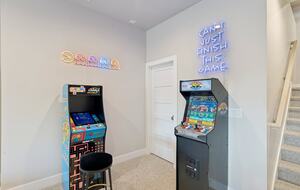 A Modern Mountain Retreat Near Deer Valley with Game Room & Hot Tub - Heber City, Utah