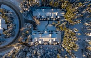 Ski-In/Ski-Out Alpine Retreat in Whistler - Whistler, Canada