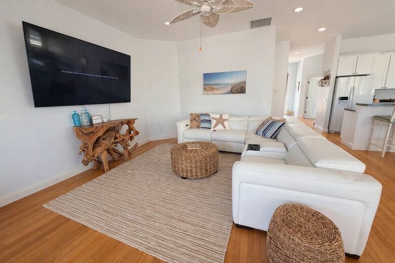 Secluded Gulf Retreat on Palm Island with Private Pool, Dock, Deeded Beach Access ! - Placida, Florida