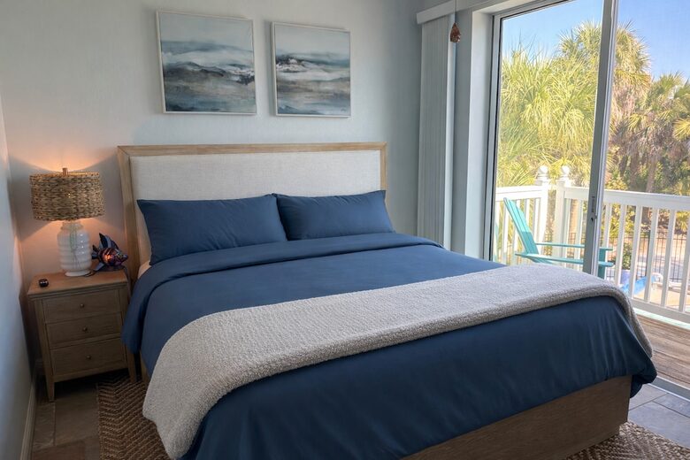 Secluded Gulf Retreat on Palm Island with Private Pool, Dock, Deeded Beach Access ! - Placida, Florida