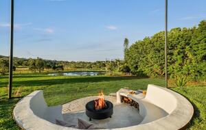 Private Acreage Retreat | Sunset Views, Pool & Fire Pit - Bli Bli, Australia