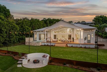 Private Acreage Retreat | Sunset Views, Pool & Fire Pit - Bli Bli, Australia
