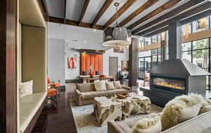 Contemporary City Retreat in Houston - Houston, Texas