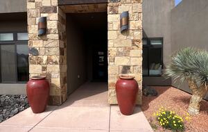Cozy Red Rock Getaway with Outdoor Living & Pool - Ivins, Utah