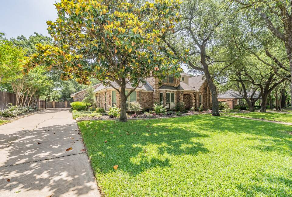 Refined Colleyville Retreat with Expansive Living - Colleyville, Texas