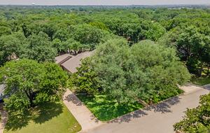 Refined Colleyville Retreat with Expansive Living - Colleyville, Texas