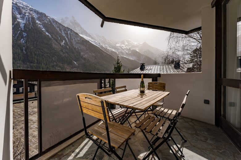 Direct Mont Blanc Views in Central Chamonix - Chamonix, France