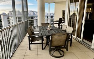 Rare 3 bed, 3 bath condo walkable to the Best Beach in Naples! - Naples, Florida