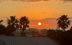 Rare 3 bed, 3 bath condo walkable to the Best Beach in Naples! - Naples, Florida