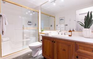 Ski-In/Ski-Out Alpine Retreat in Whistler - Whistler, Canada
