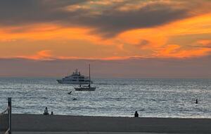 Playa del Rey Oceanfront Retreat with Panoramic Views - Playa del Rey, California