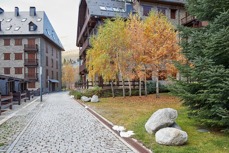 Val de Ruda Alpine Retreat – Elegância com acesso direto às pistas – Baqueira, Espanha