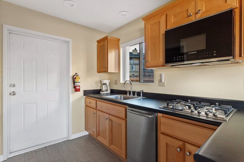 Alpine Lakefront Townhome with Studio Suite - Big Bear Lake, California