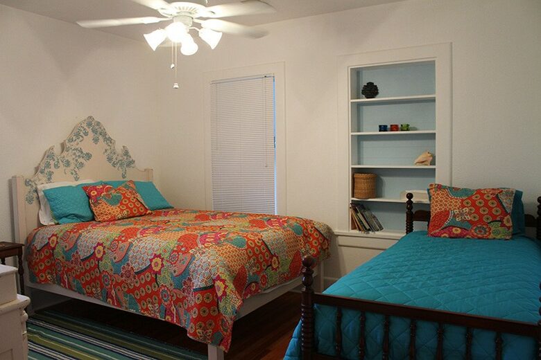1920s Lake Cottage with Resort Amenities - Yalaha, Florida