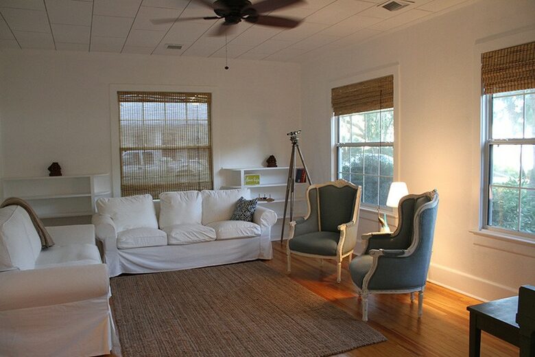 1920s Lake Cottage with Resort Amenities - Yalaha, Florida