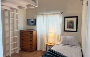Third bedroom (twin bed)