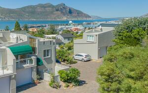Panoramic Hout Bay Retreat with Private Studio & Iconic Mountain Views - Cape Town, South Africa