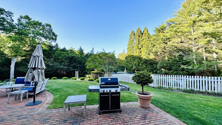 Modern Hamptons Retreat on 1 Acre Near Beach & Village - Westhampton, New York