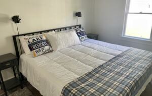 Modern Lakeside Escape Near Middlebury - Salisbury, Vermont