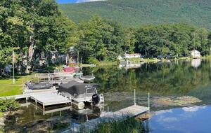 Modern Lakeside Escape Near Middlebury - Salisbury, Vermont