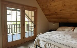 Private Catskills Log Retreat Near Woodstock - Bearsville, New York