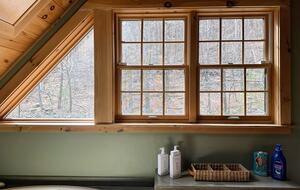 Private Catskills Log Retreat Near Woodstock - Bearsville, New York