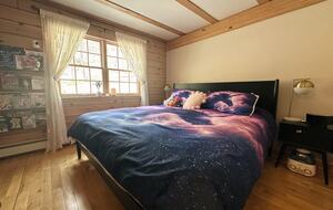 Private Catskills Log Retreat Near Woodstock - Bearsville, New York