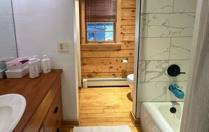 Private Catskills Log Retreat Near Woodstock - Bearsville, New York
