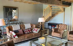18th Century Inspired Getaway Adjoining a Castle Estate - Saint-Germain-du-Bois, France