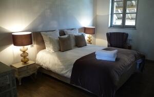 18th Century Inspired Getaway Adjoining a Castle Estate - Saint-Germain-du-Bois, France