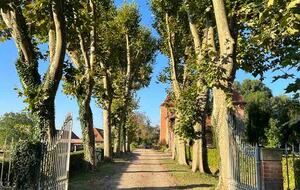 18th Century Inspired Getaway Adjoining a Castle Estate - Saint-Germain-du-Bois, France