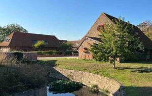 18th Century Inspired Getaway Adjoining a Castle Estate - Saint-Germain-du-Bois, France