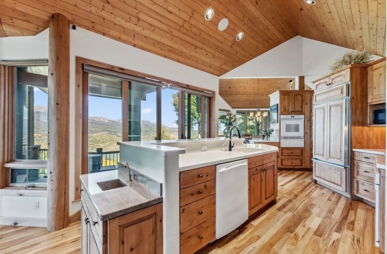 Silverthorne Mountain Retreat with Panoramic Views - Silverthorne, Colorado