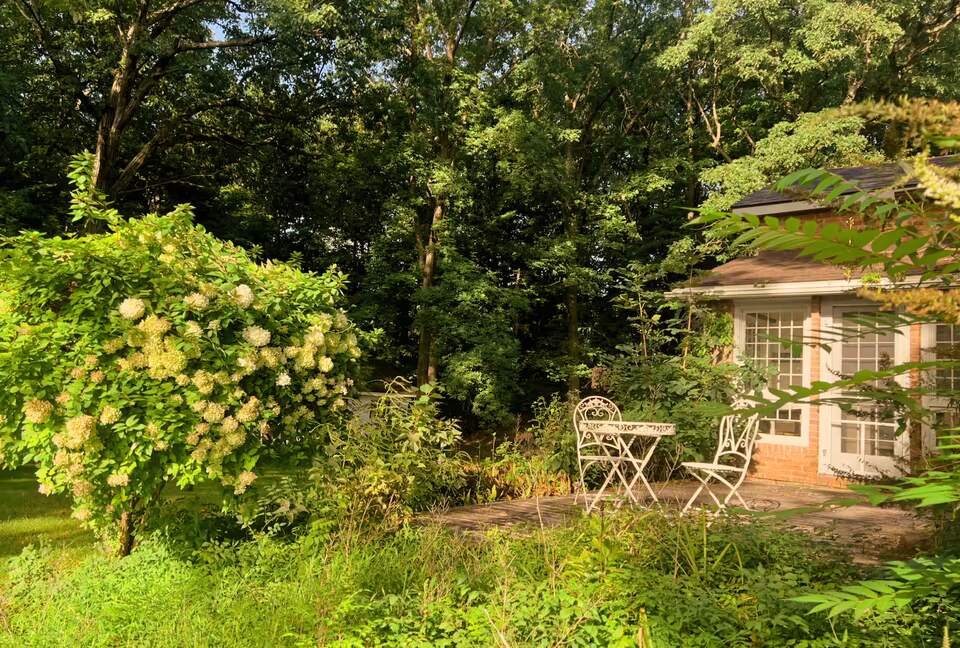 Hudson River Cottage with Scenic Views & Gardens - Saugerties, New York